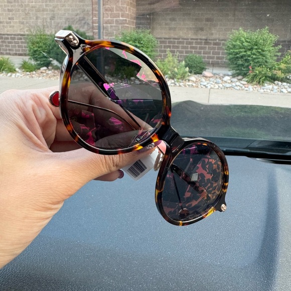 CHRISTIAN DIOR
Tortoise Shell Acetate Frames Foliage Printed Umbrage Sunglasses - Picture 4 of 7